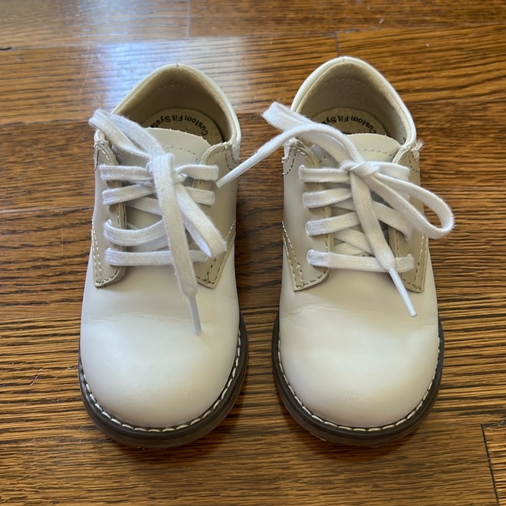 Footmates cheer shoe